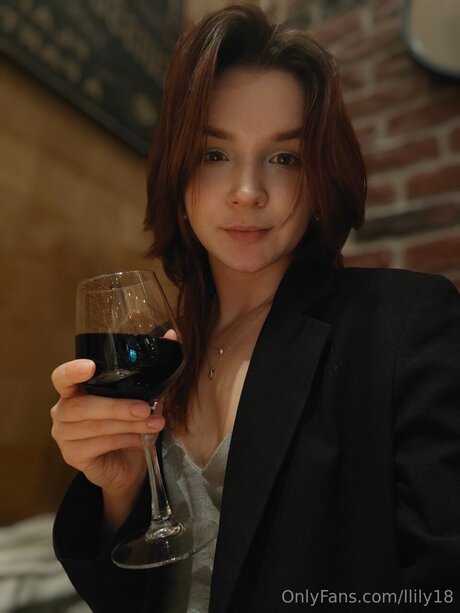 Llily18 beautiful pornstar pictures