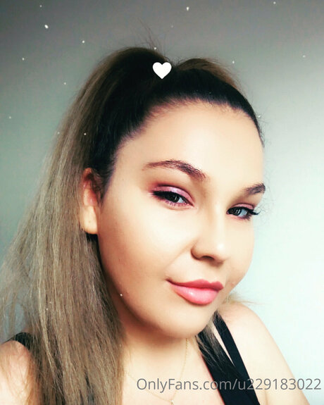 U229183022 actress images