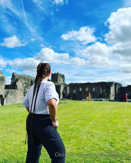 U229183022 beautiful actress photo