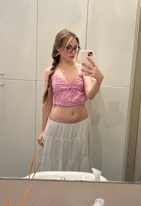 Stasi Ana sexy actress img