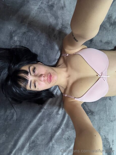 Waifuraeee exclusive model photo