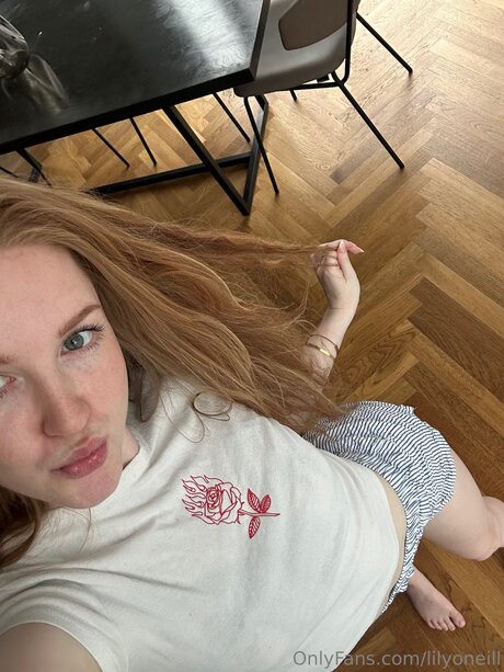 Lilyoneill pornstar naked img