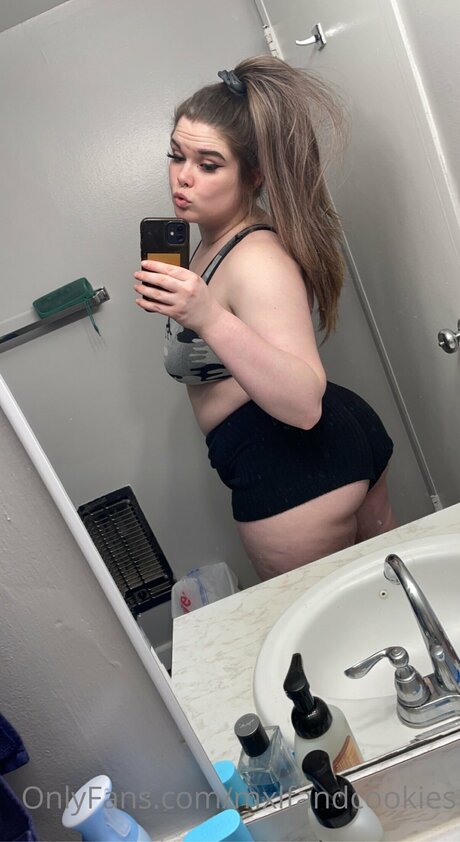 Juicy Lucy Furr nude pornstar archive