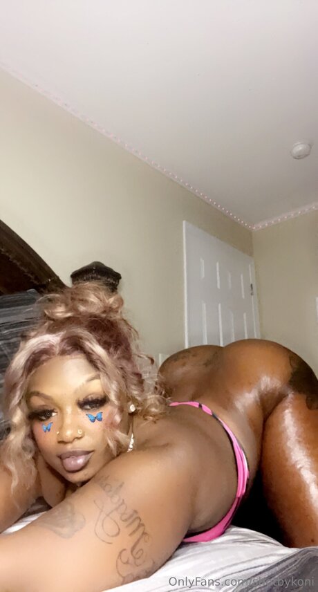 Shotbykoni top model picture