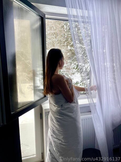 Arinaarina model xxx image