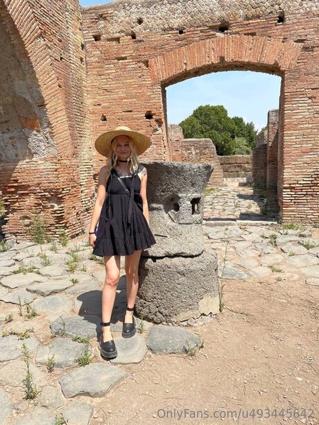 redhead skinny onlyfans xxx galleries