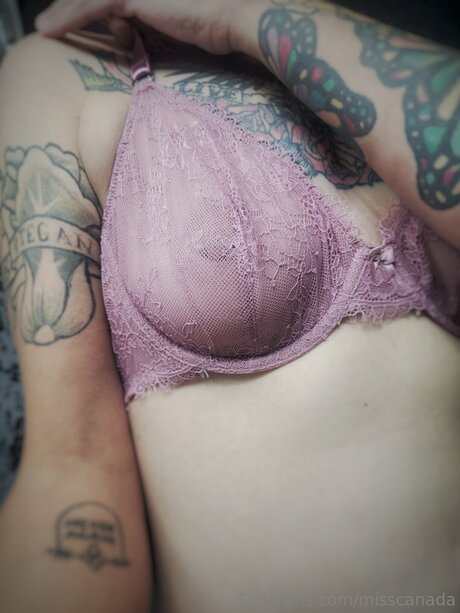 hooters onlyfans free naked image