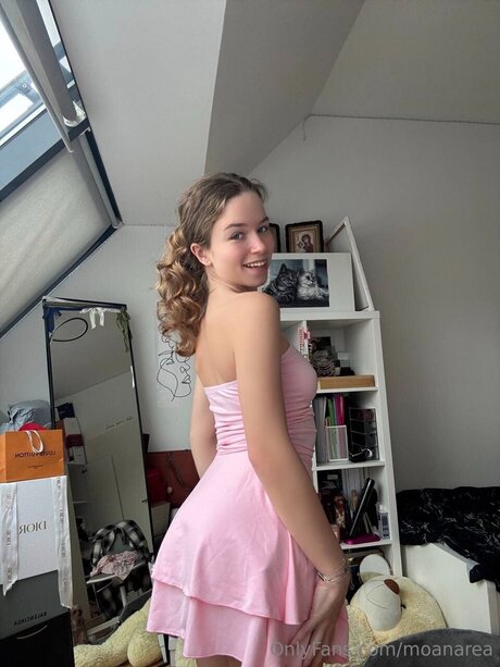 Moanarea model sex gallery