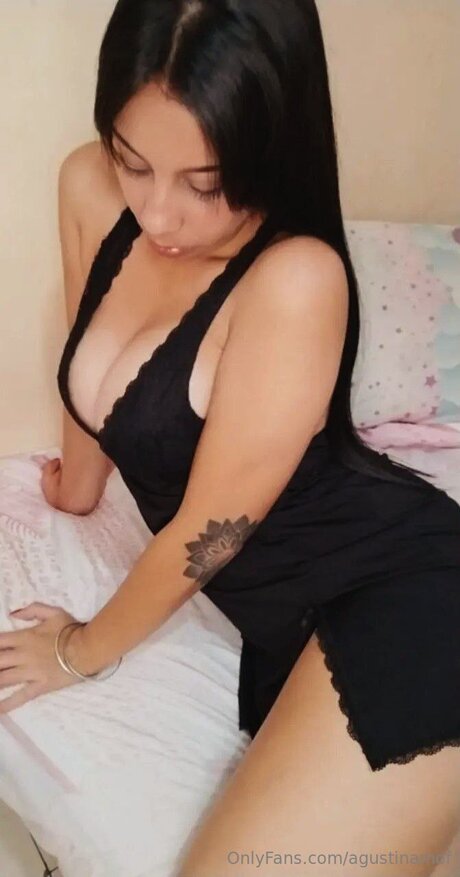 Agustinamof model sexy image