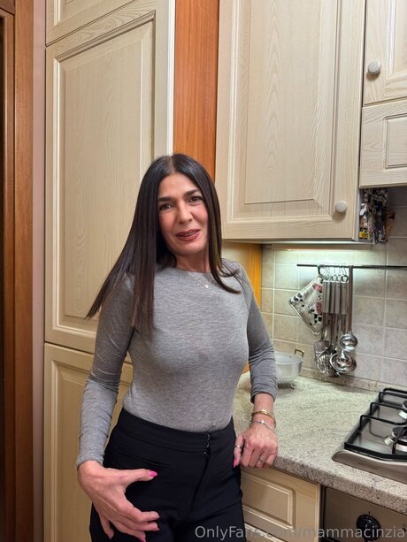 Mammacinzia xxx pornstar img