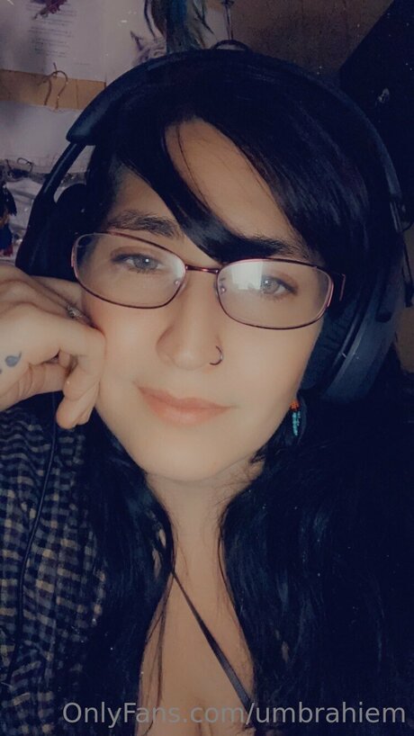 Umbrahiem nude model galleries