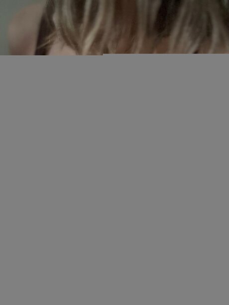 U321844755 naked actress img