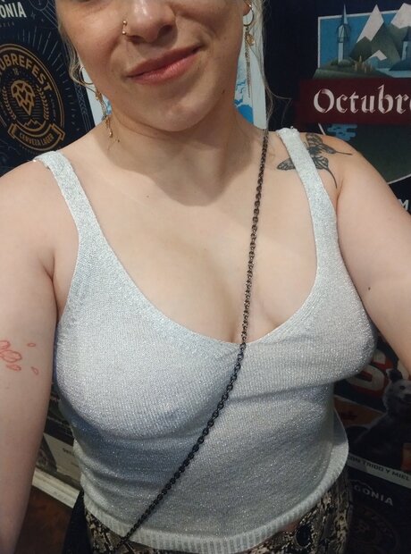 Selenaonfire erotic pornstar img