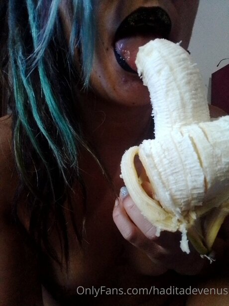 Haditadevenus nude pornstar pic