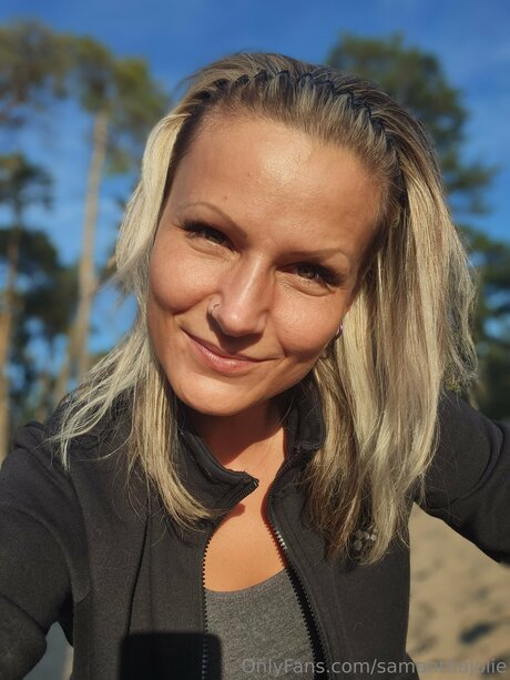 Samanthajolie model porn picture