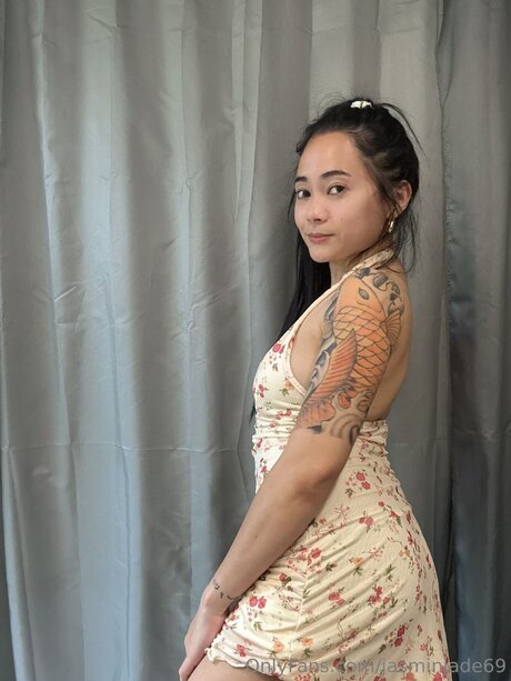 Jasminjade69 star naked galleries