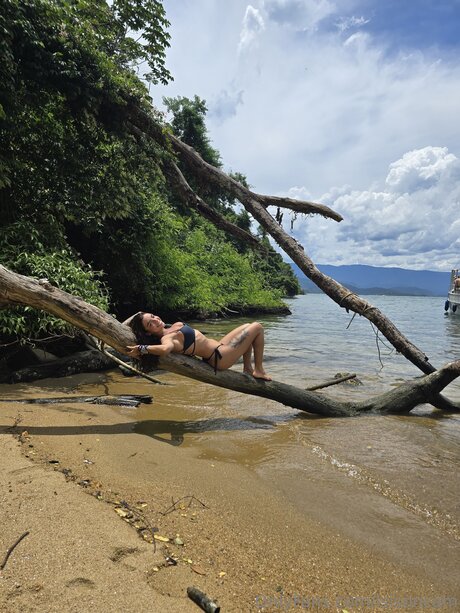 Isisoncam exclusive actress pics