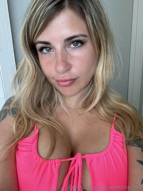 Sweetmia Free perfect model picture