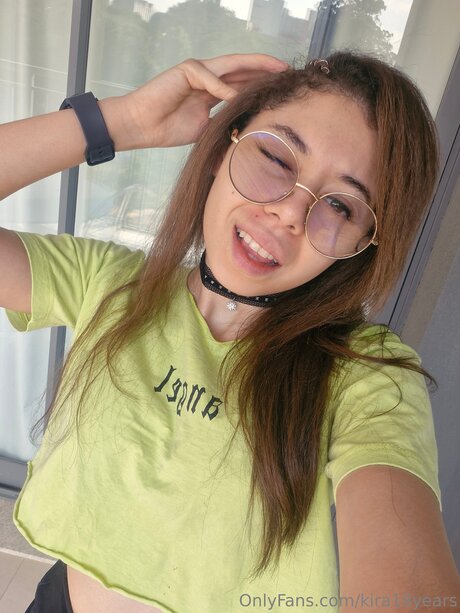 Kira18years pretty actress photo
