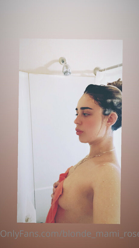 Blonde Mami Rose nice model gallery