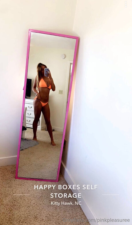 Pinkpleasuree nude model galleries