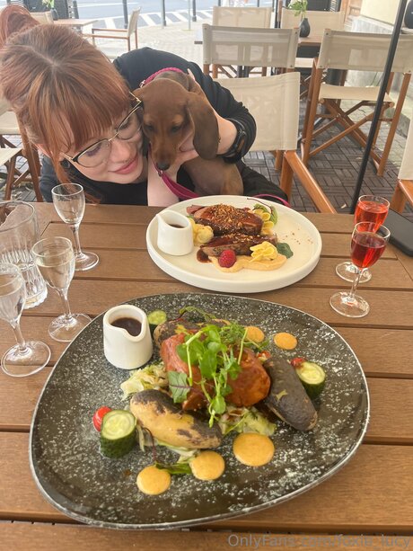 Foxie Lucy free actress photos