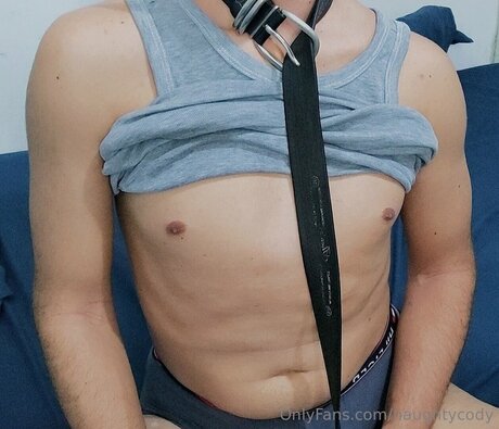 Naughtycody nude model photo