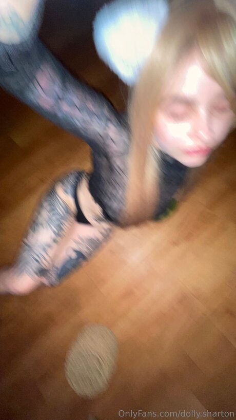 Dolly Sharton xxx actress photo