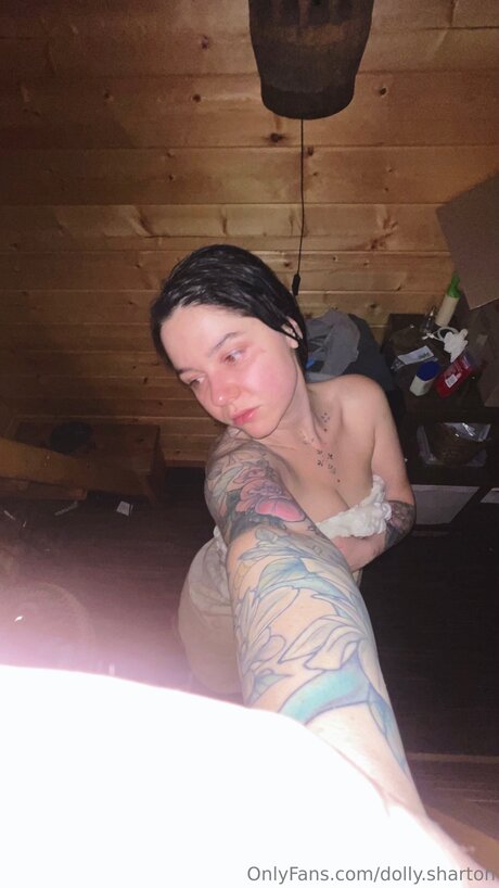 Dolly Sharton model hot pic