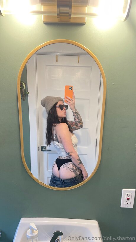 Dolly Sharton star nude pictures