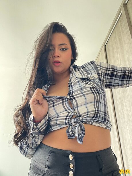 Kalalain model adult images