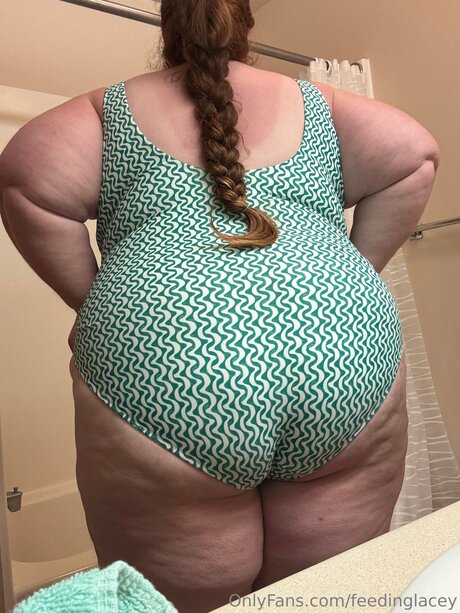 Feedinglacey nude pornstar photo