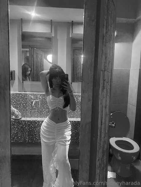 Sidneyharada sexy actress images