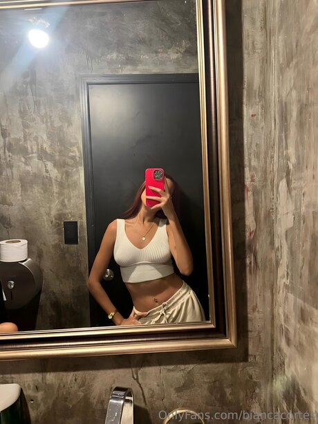 Emmalatinaa nude actress picture