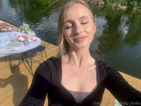 Lolly Kinks beautiful model img