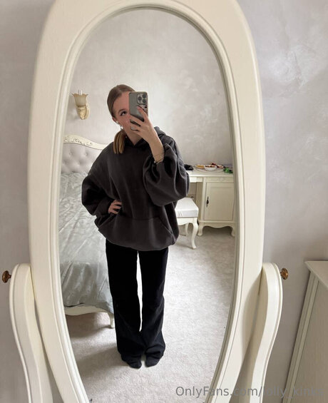 Lolly Kinks nudes model img