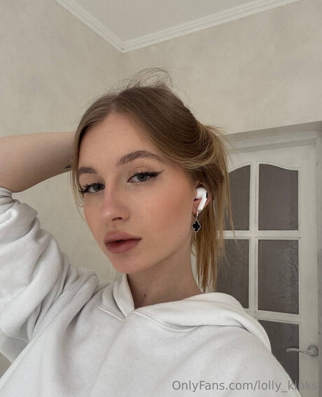 Lolly Kinks sexy pornstar archive