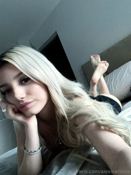 Alexiiswhitee star nice pictures