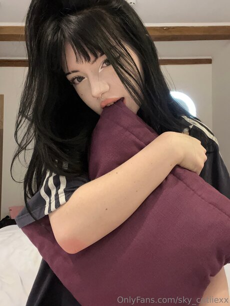 Sky Cutiiexx pornographic model gallery