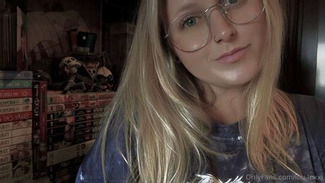 Lou Lexxi high quality pornstar images