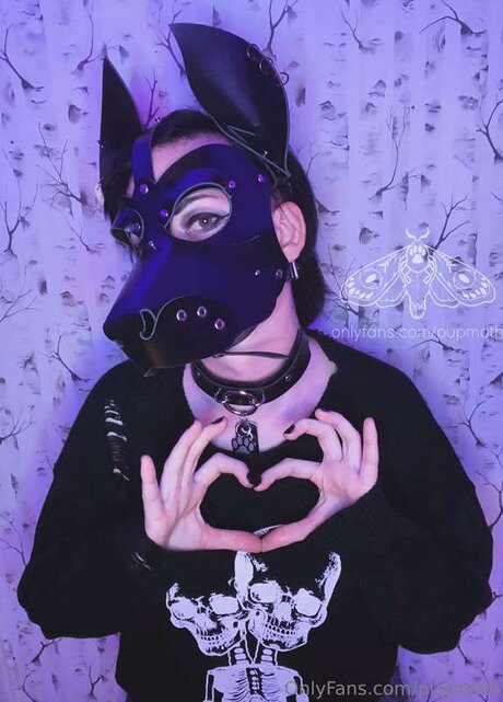 Pupmoth model xxx photo