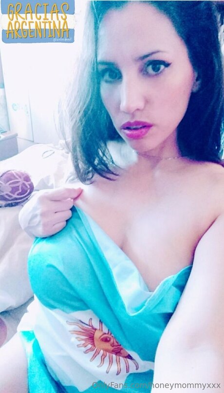 Honeymommyxxx nude actress picture