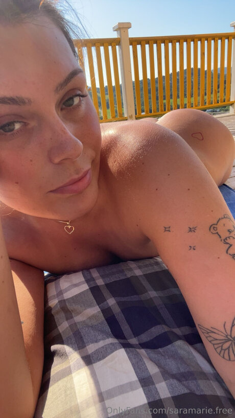 Saramarie Free model porn archive