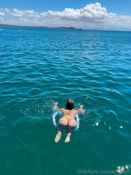 Emadoll model hd image