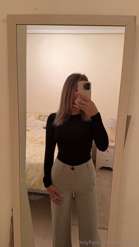 Emmamaliz erotic pornstar photos