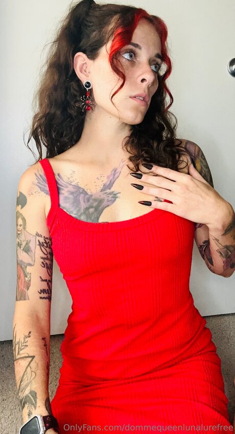 Dommequeenlunalurefree nice pornstar photo