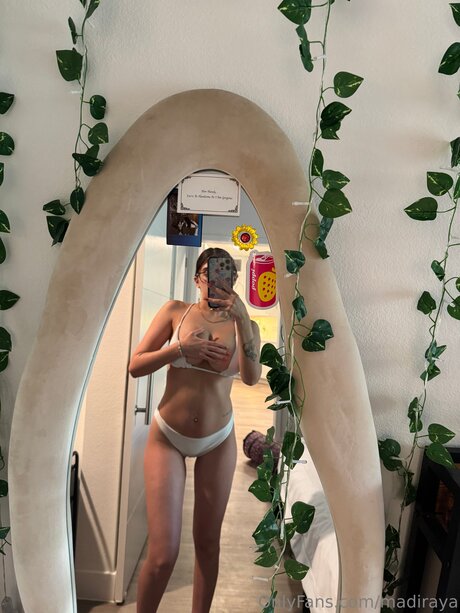 Laylarayaa pornographic model image