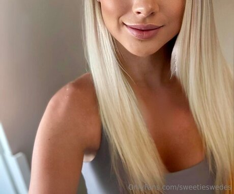 Sweetiesweds erotic star image