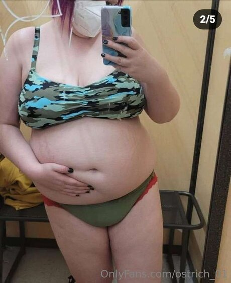 Ostrich 01 pretty star pic