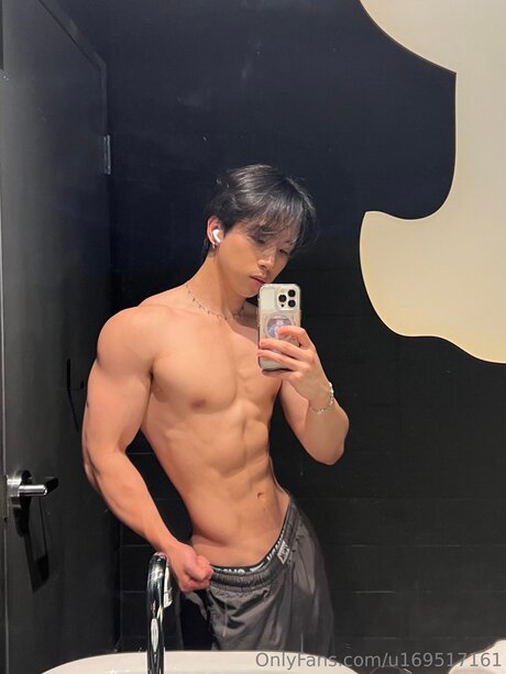 U169517161 star top photos